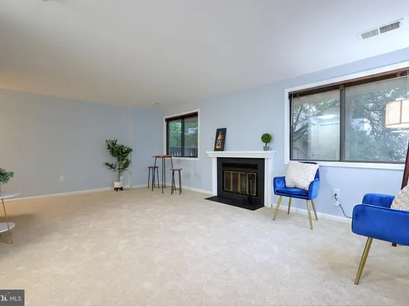9823 Hellingly Pl #65, Montgomery Village, MD 20886