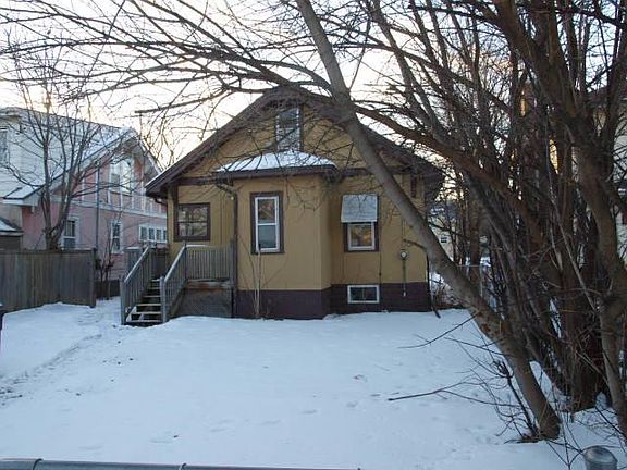 4th image of 2630 Queen Ave N