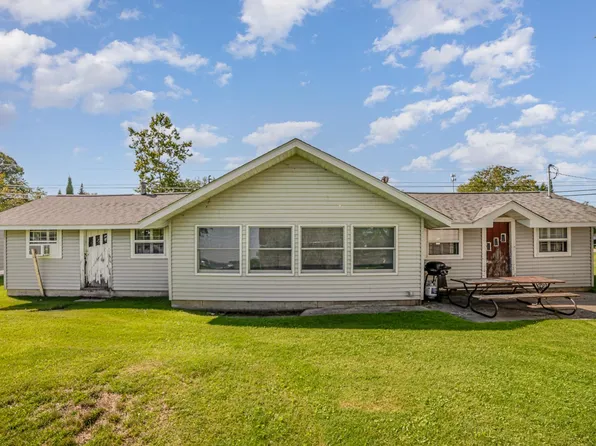 12856 W Shore Dr, Houghton Lake, MI 48629