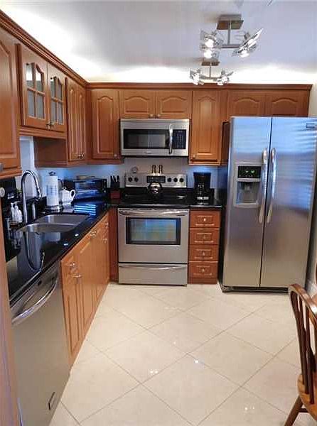 1st image of 401 SE 3rd St APT 303