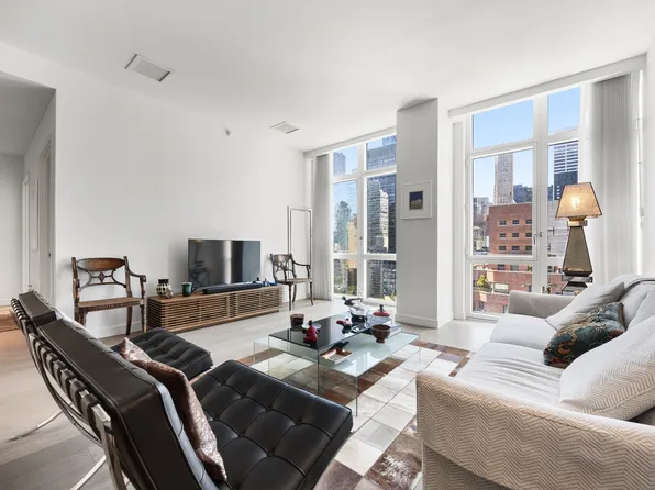 305 East 51st Street image 1 of 20