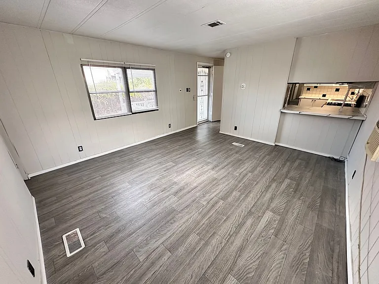 6728 San Luis Obispo Ave NE — Photo 4