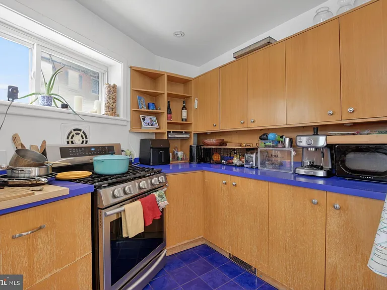 2356 E Susquehanna Ave — Photo 11
