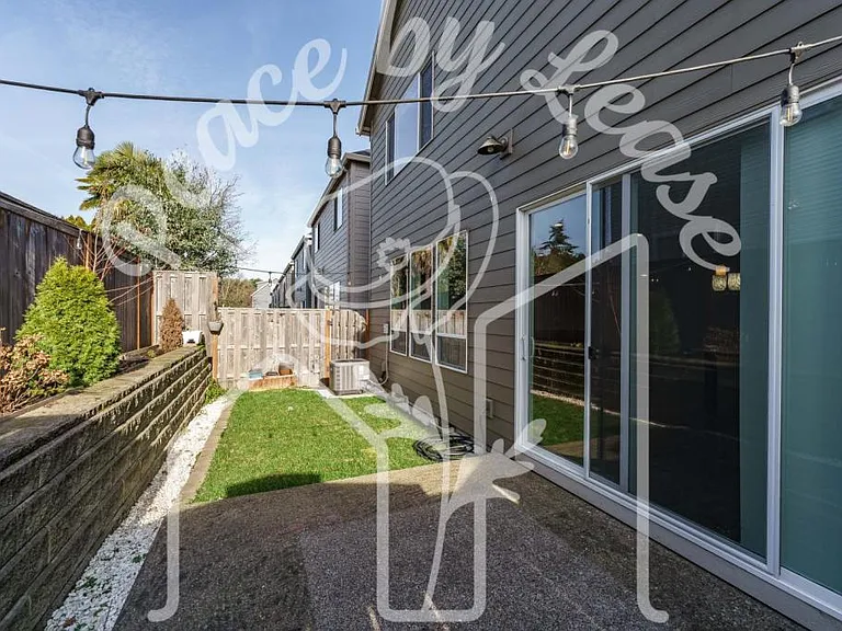 2573 SW McKenna Pl — Photo 34