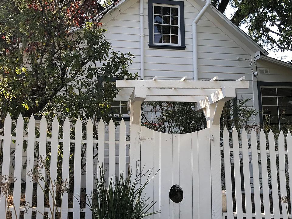 Front gate. Also where car parking is usually located.