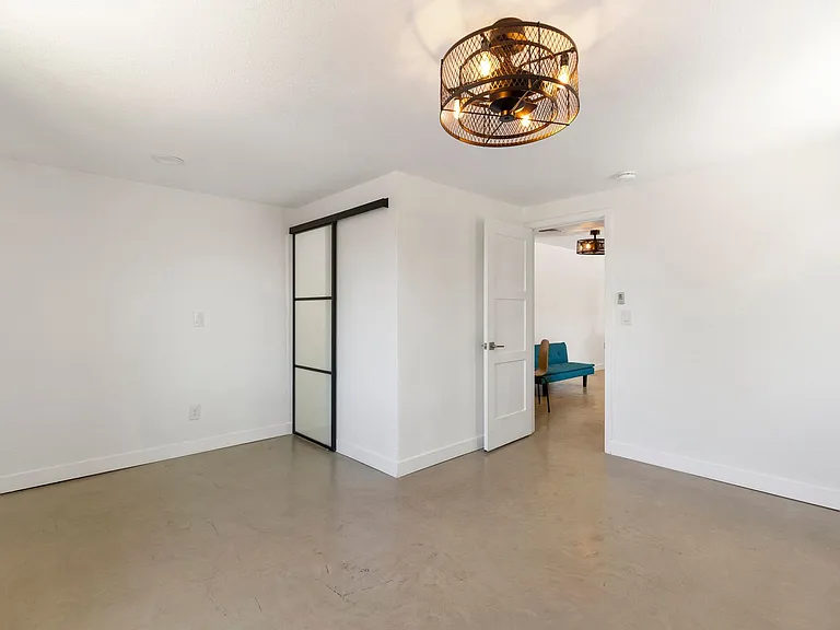 934 W Parkway Blvd #A — Photo 15