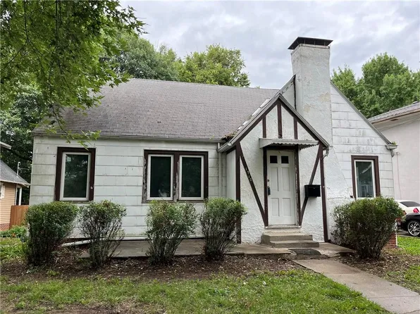1910 Lovers Ln, Saint Joseph, MO 64505
