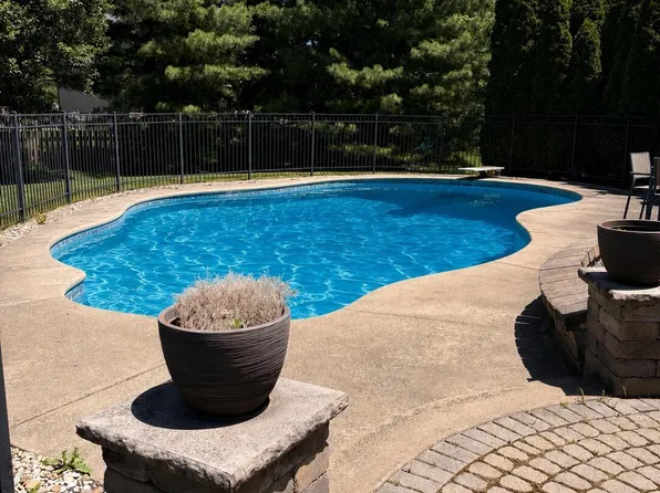 2449 Minnie Ct, Lewis Center, OH 43035