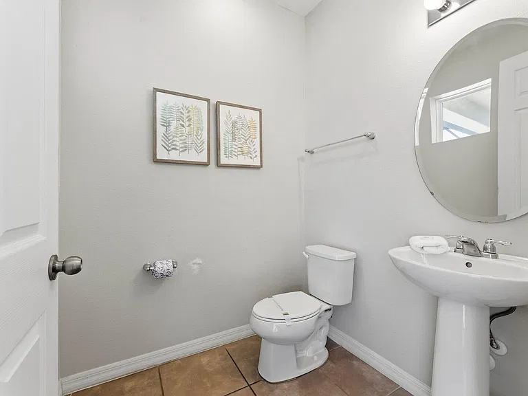 Nassau Point Trl — Photo 28