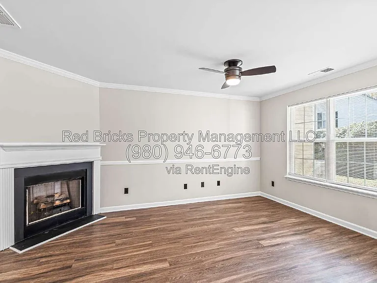 10212 University Park Ln — Photo 7