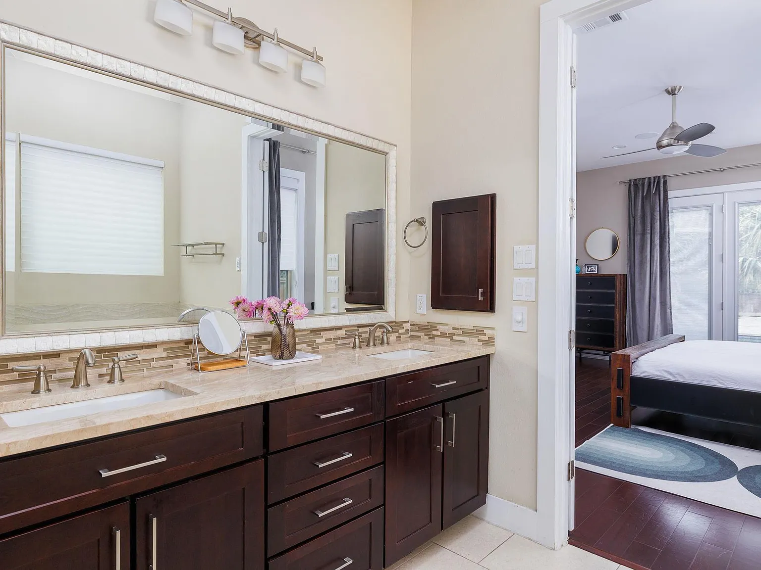 4 bed, 3.0 bath, 2796 sqft, $9,300 — Photo 4