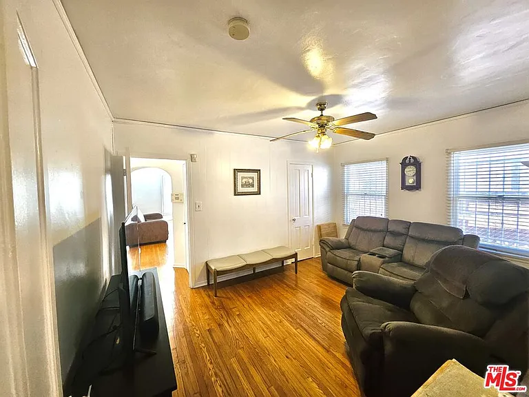 2211 W 78th Pl — Photo 30
