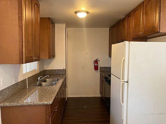 4th image of 203 N Valley View Dr #2
