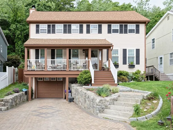 11 Azalea Ln Unit 11, Marlborough, MA 01752