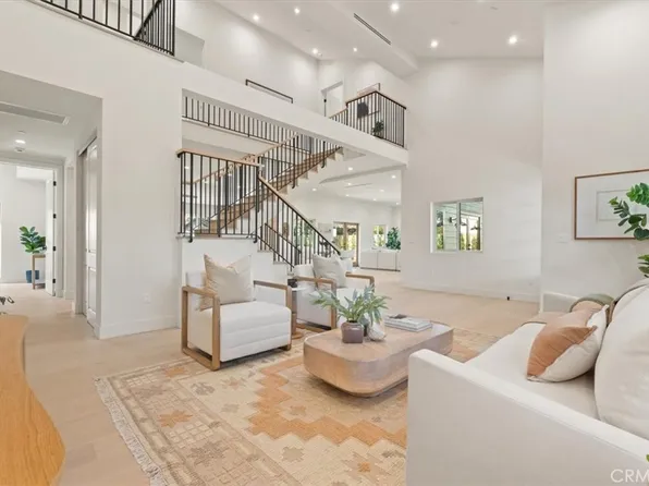 21811 San Jose St, Chatsworth, CA 91311
