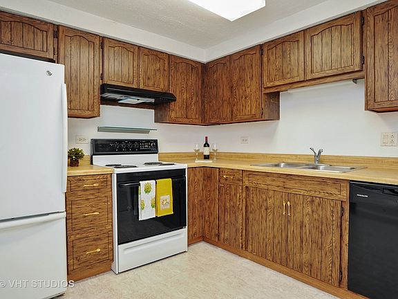 5th image of 5844 Heatherridge Dr APT 102