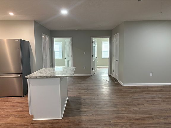 5th image of 311 Coakley St