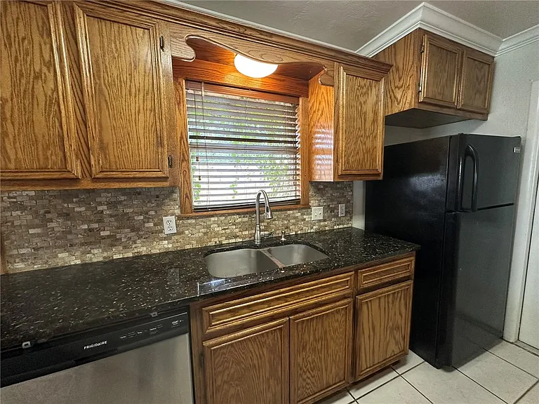 111 Driftwood Dr — Photo 8