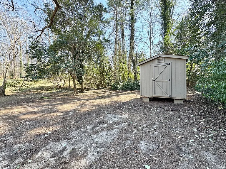 2001 Colonial Ave — Photo 13