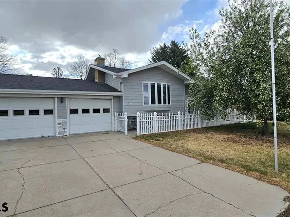 4218 Apple Ave, Scottsbluff, NE 69361