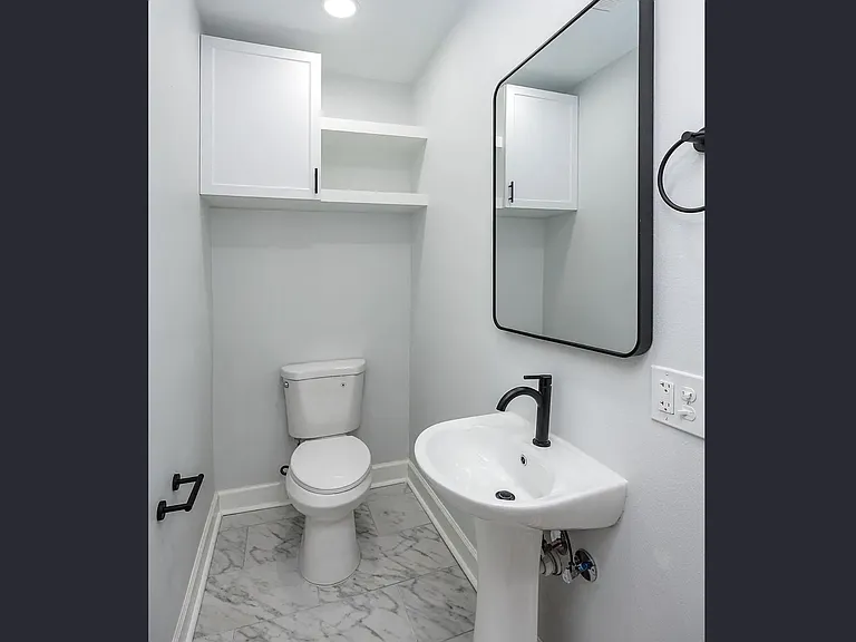 1105 W 24th St — Photo 7