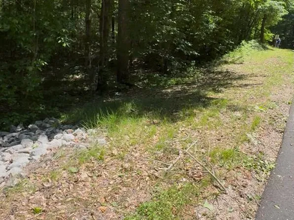 52 S Holiday Dr, Macon, NC 27551