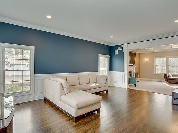 5th image of 38 Woodbury Farms Dr