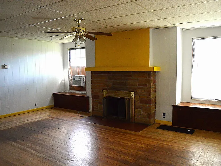 525 Owen St — Photo 4