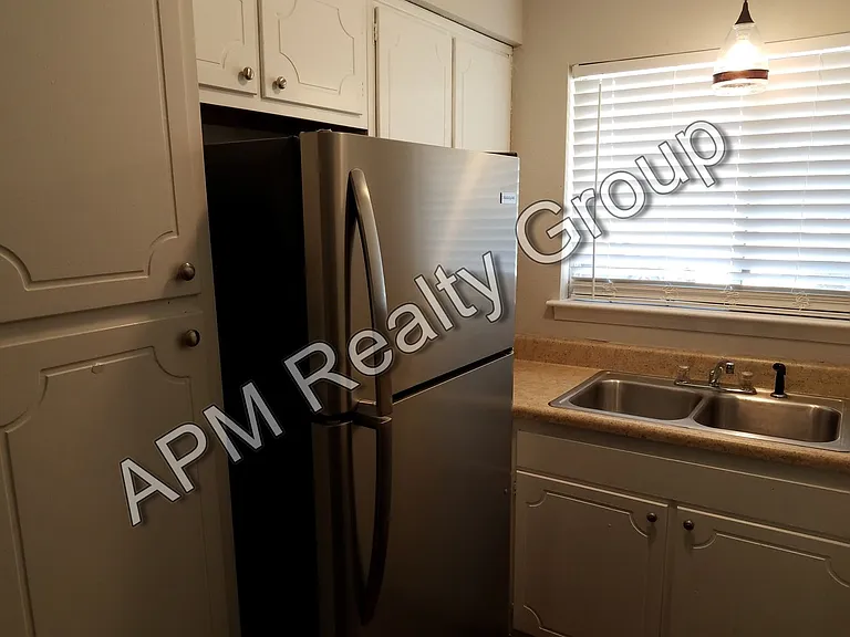 101 Cherry Hall Dr #17 — Photo 8