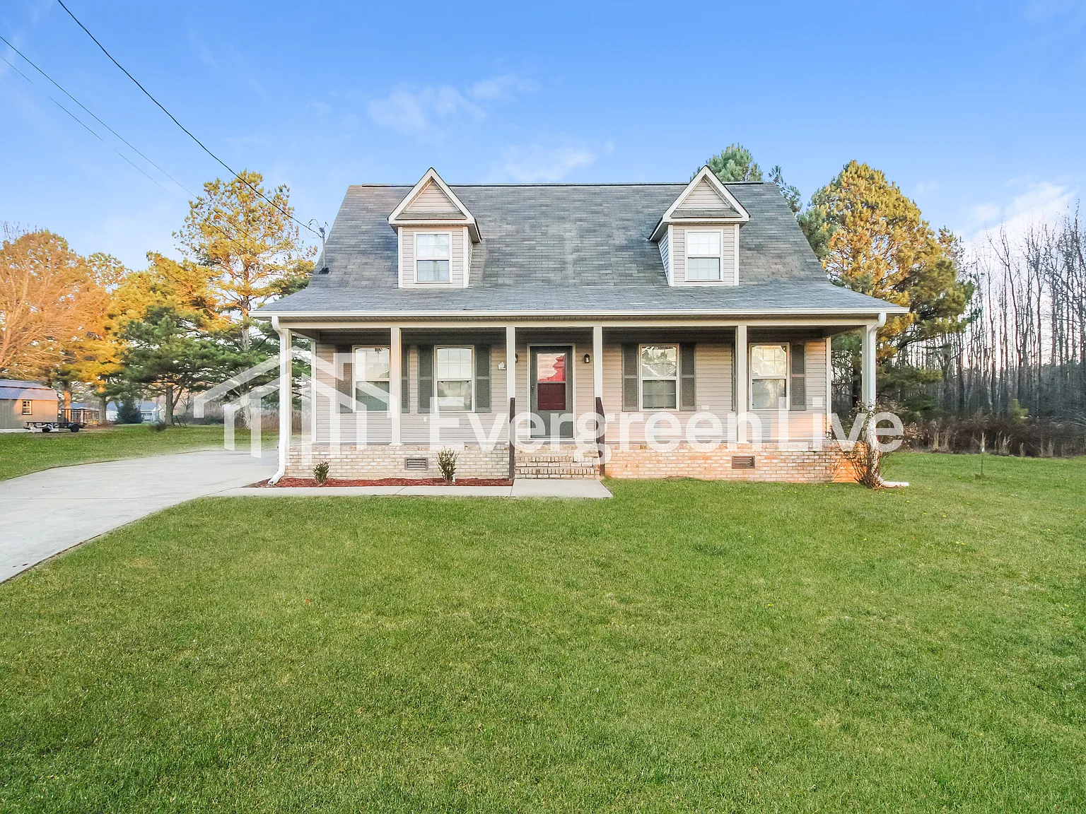 3 bed, 2.0 bath, 1824 sqft, $1,495 — Photo 1
