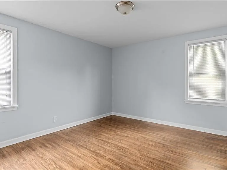 123 Kimberly Ave #LOWER — Photo 8