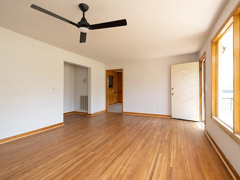1021 Maynor Ave — Photo 5