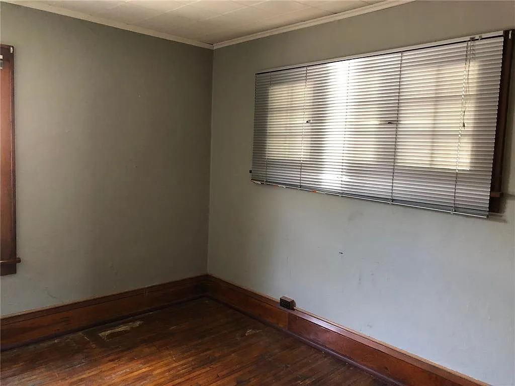 3 bed, $1,800 — Photo 1