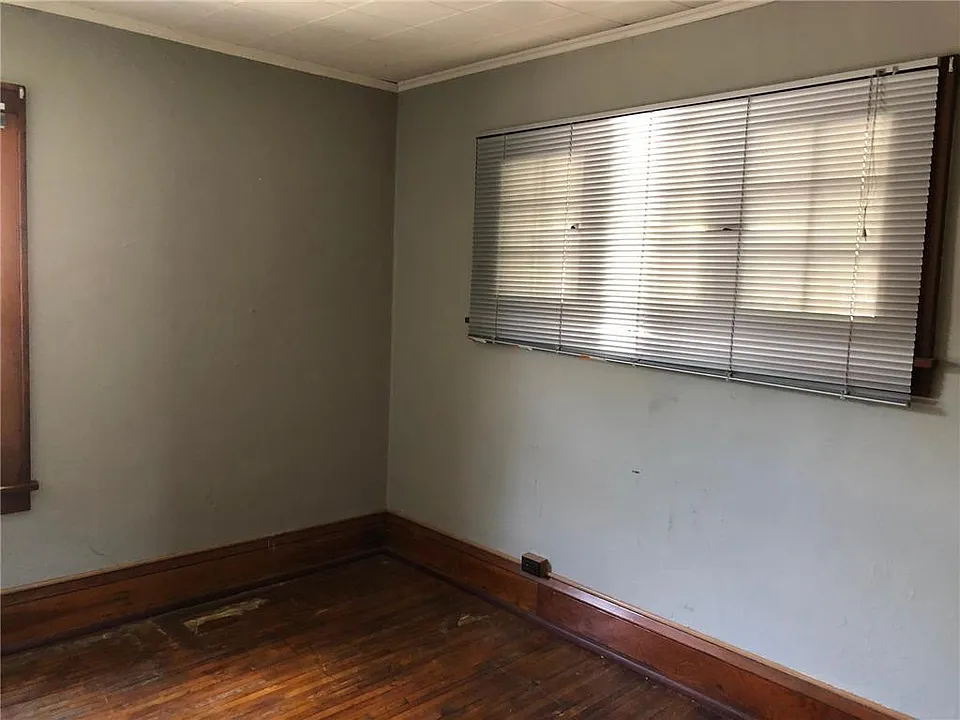 824 Aldine St #824