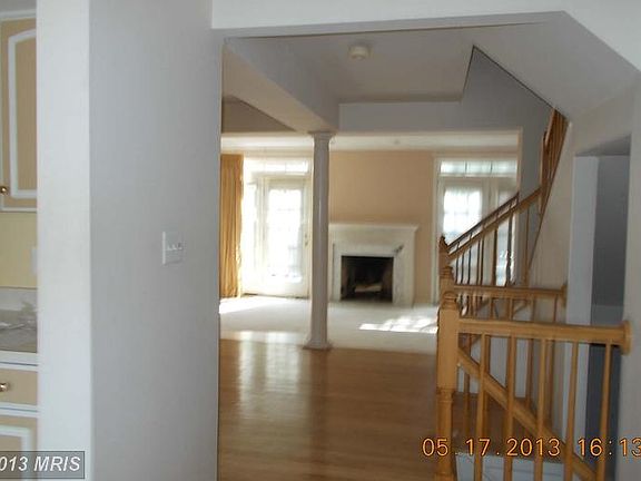 3rd image of 126 Fountain Green Ln