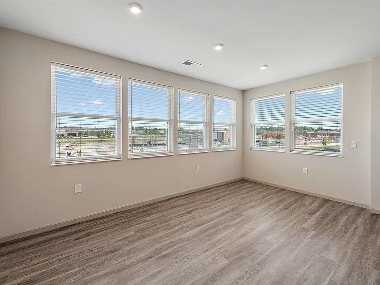 19Nineteen Promenade — Photo 134