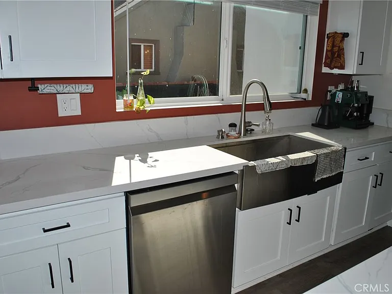 3200 Dorchester Ave — Photo 8
