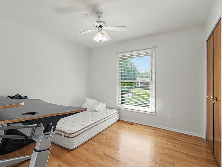 353 Hollywood Dr — Photo 9