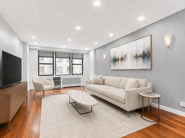 220 E 54th St APT 3C, New York, NY 10022