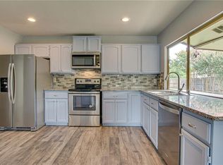 2005 Victoria Rd, Carrollton, TX 75007