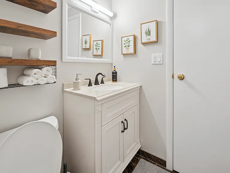 720 Kemah Ln — Photo 10