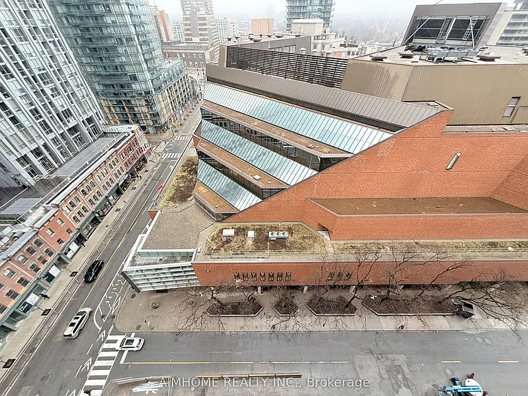 771 Yonge St #1606 — Photo 17