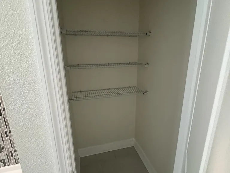 4595 Plainview Rd — Photo 17