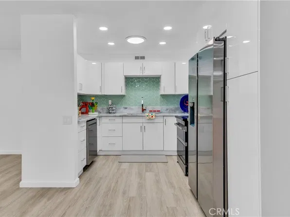 1457 Sunflower Cir N, Palm Springs, CA 92262