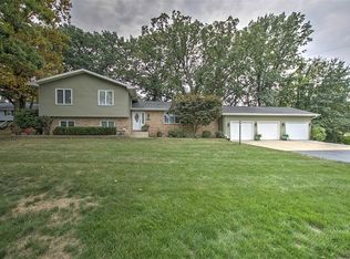 1465 W Pershing Rd, Decatur, IL 62526