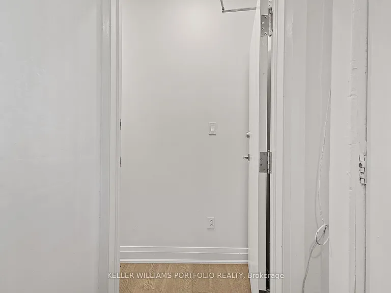 35 Humberside Ave #2 — Photo 6