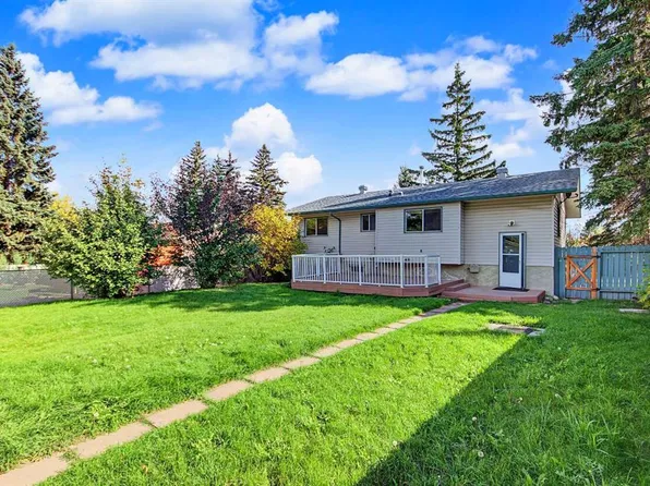 9611 E 24th St SW, Calgary, AB T2V 4L2