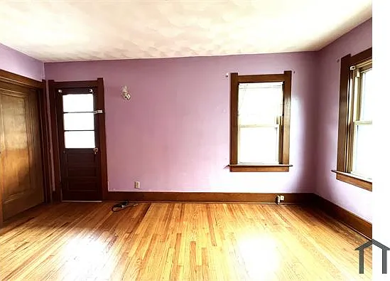 547 E Streicher St — Photo 18