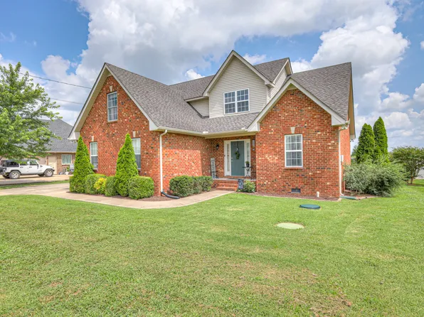 1050 Coral Dr, Murfreesboro, TN 37127