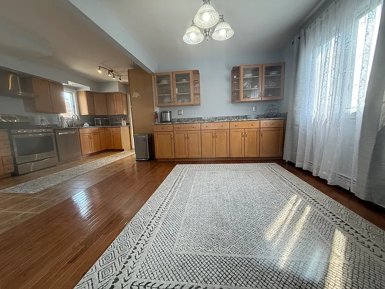 508 3rd Ave #2 — Photo 4